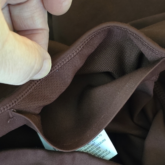 Nike Women's Burgundy Leggings - Picture 9 of 10